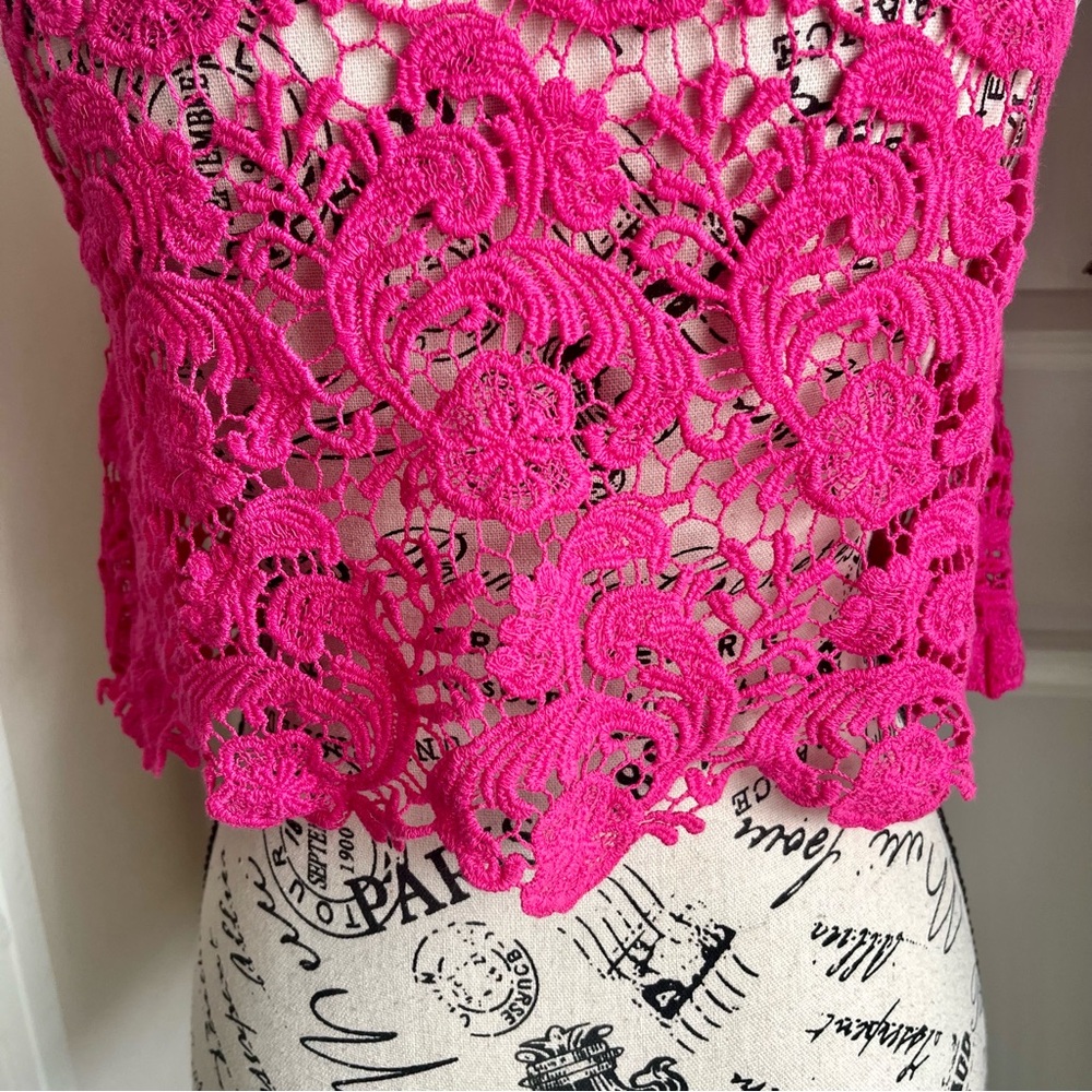 Demanding Sleeveless Crochet Crop Top Pink Sz M - Picture 13 of 15